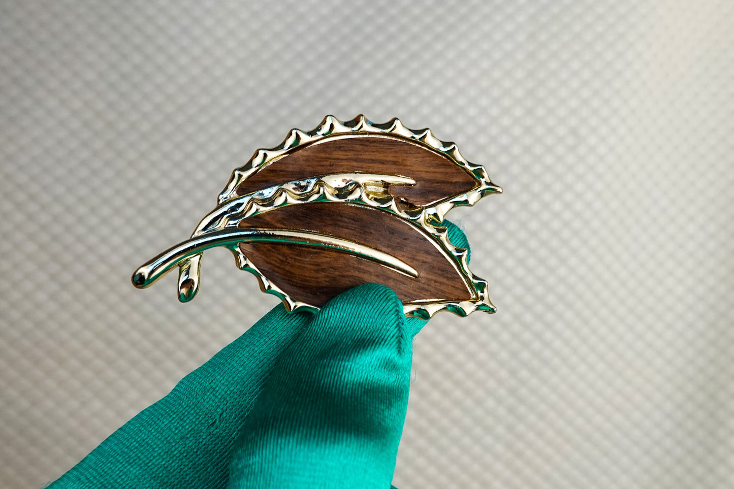 60's Wood Botanical Brooch - Gold Tone with Two Leaves - Sarah Coventry - 2.5" Sarah Cov 1968 Wooded Beauty Pin