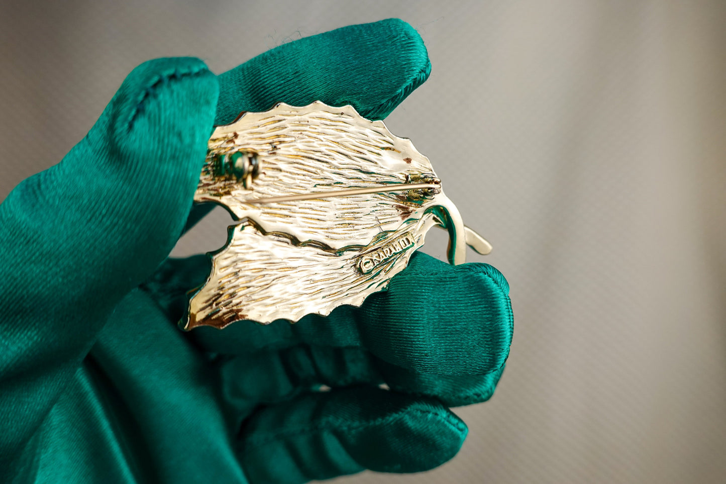 60's Wood Botanical Brooch - Gold Tone with Two Leaves - Sarah Coventry - 2.5" Sarah Cov 1968 Wooded Beauty Pin