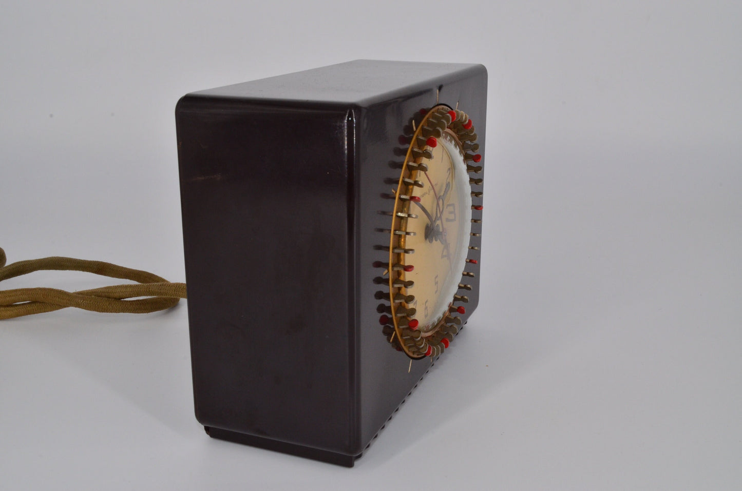 General Electric Bakelite Clock - Model 8H58 - Vintage