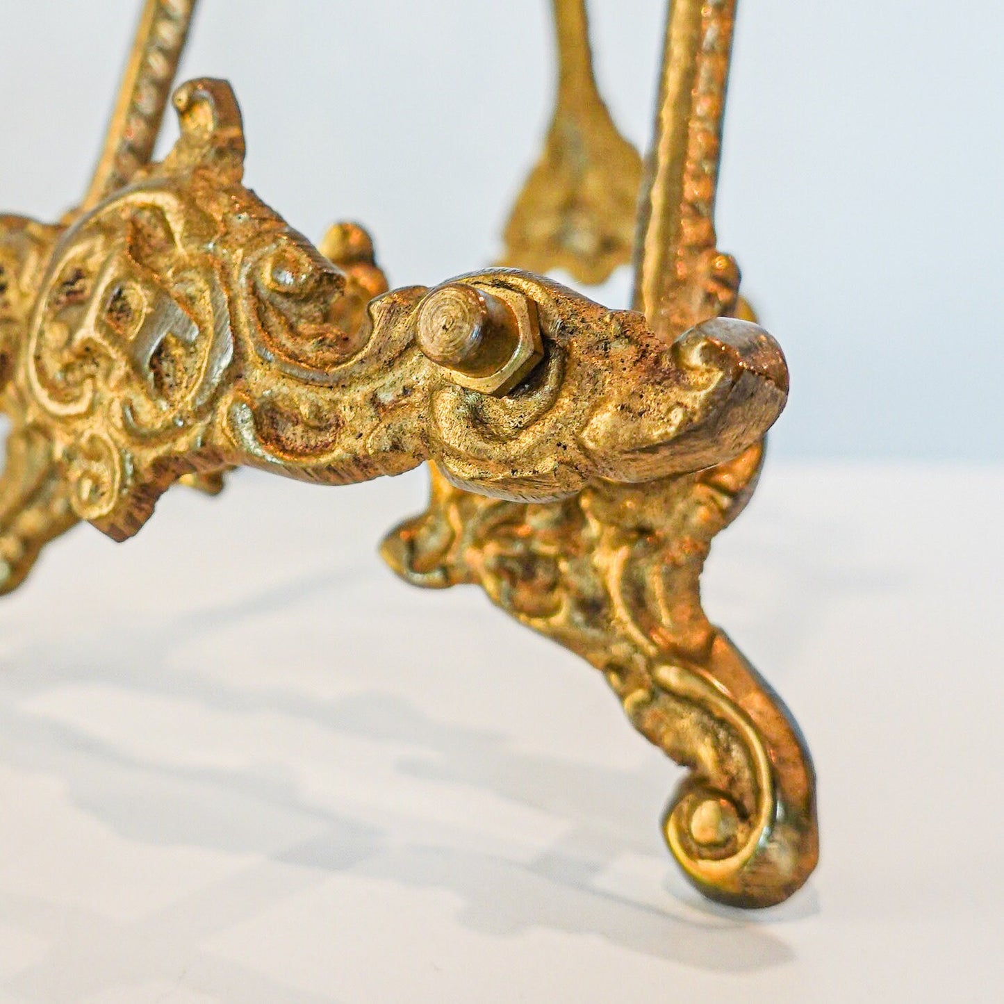 Vintage Brass Tabletop Easel - Ornate Baroque Rococo Tabletop Easel - Made in India Brass - Vintage Bookstand - Tabletop Art Display