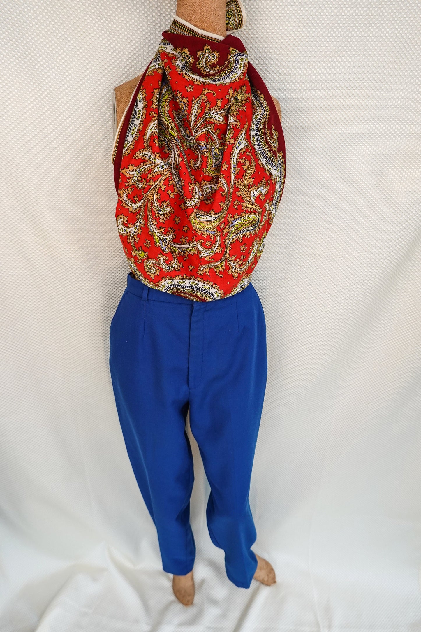 70's Lightweight Wool Scarf - Vintage Japanese Screen Printed Intricate Scarf - Hand Rolled Hem - 28" Square