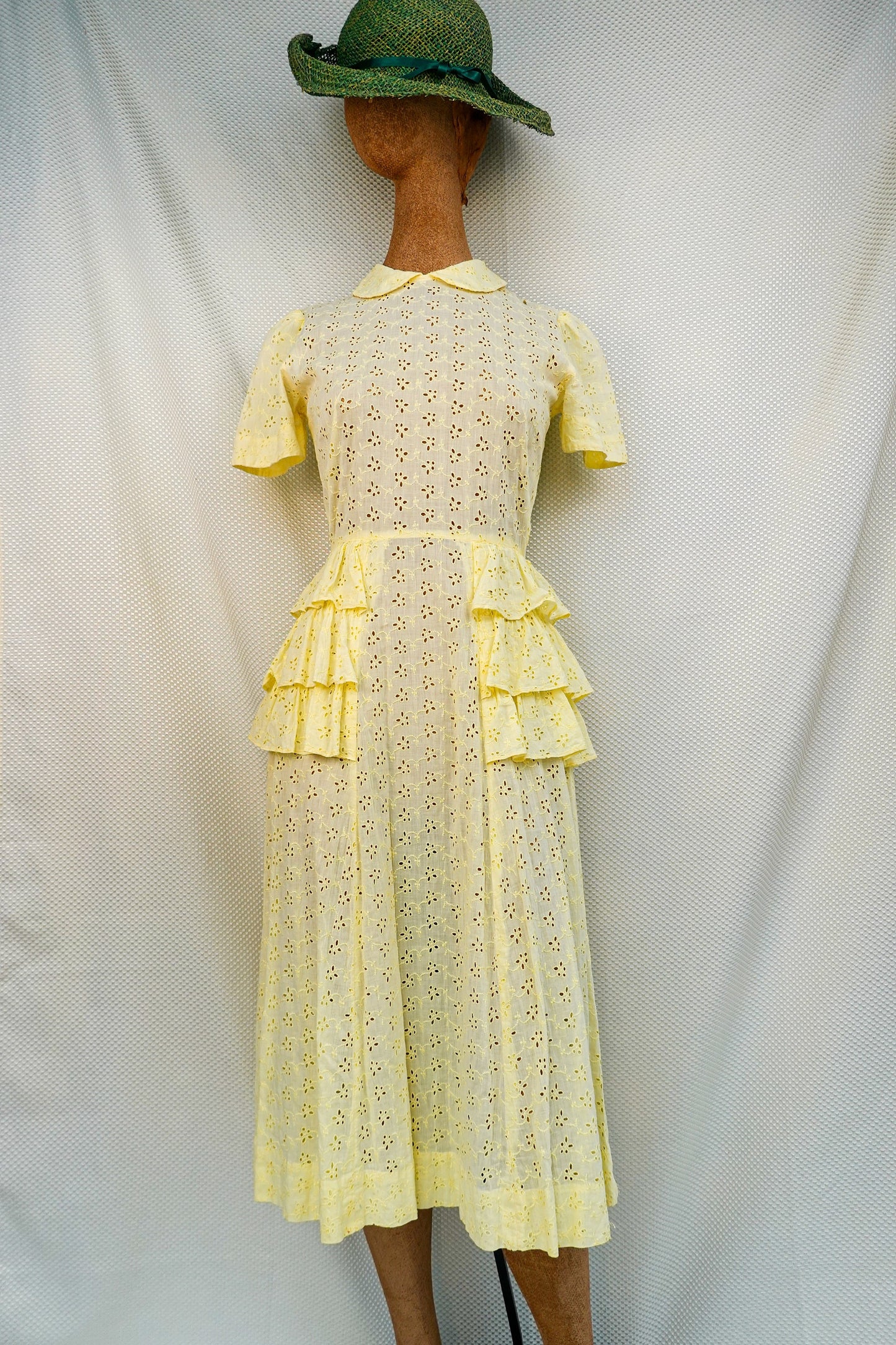 50's Lightweight Cotton Eyelet Dress - Pastel Yellow - Flounce Dress with Ruffled Hips - XS/S 26" Waist