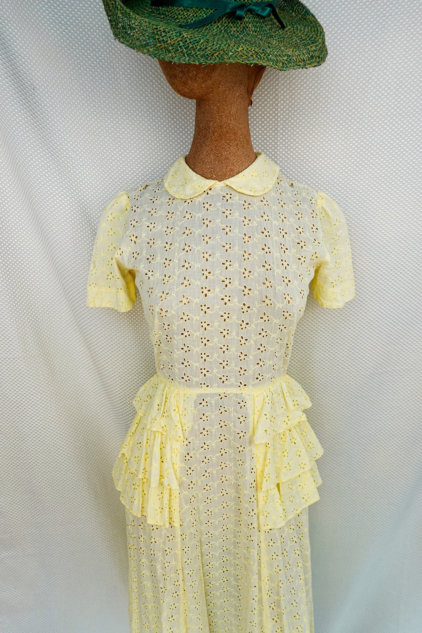 50's Lightweight Cotton Eyelet Dress - Pastel Yellow - Flounce Dress with Ruffled Hips - XS/S 26" Waist