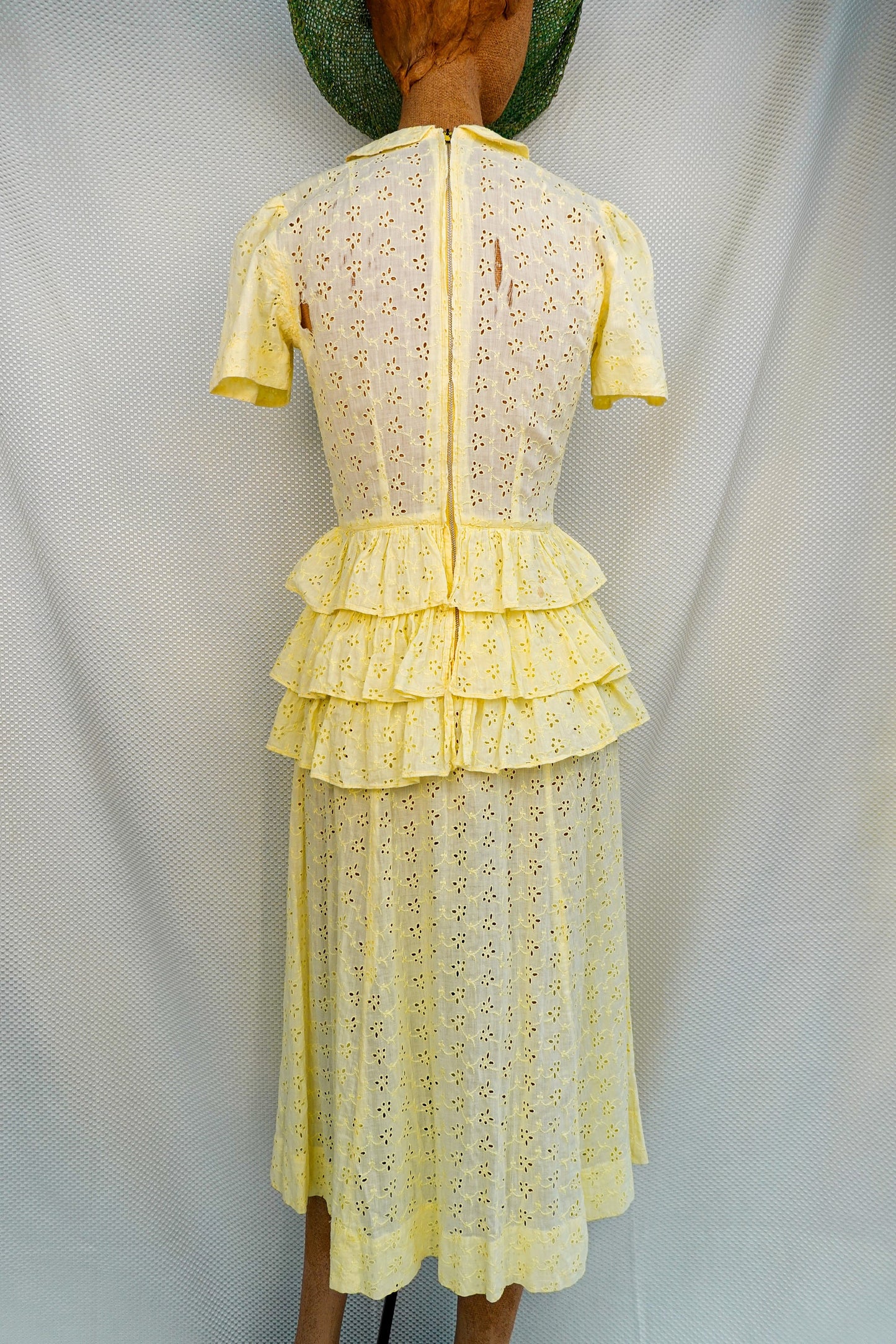 50's Lightweight Cotton Eyelet Dress - Pastel Yellow - Flounce Dress with Ruffled Hips - XS/S 26" Waist