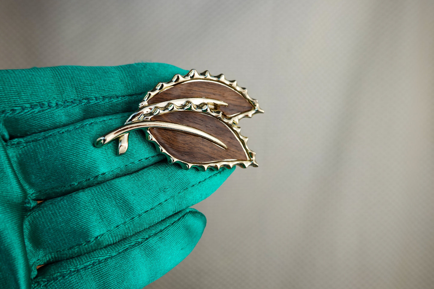 60's Wood Botanical Brooch - Gold Tone with Two Leaves - Sarah Coventry - 2.5" Sarah Cov 1968 Wooded Beauty Pin