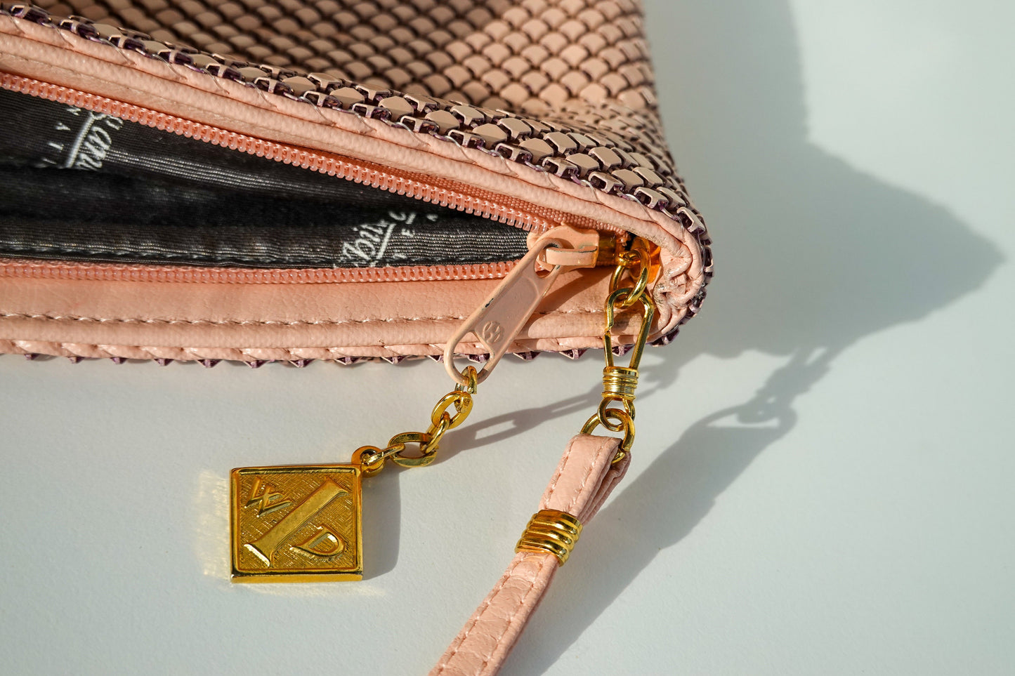 80's Whiting & Davis Pastel Pink Mesh Metal Purse - Vintage Mesh Purse - Detachable Leather Strap