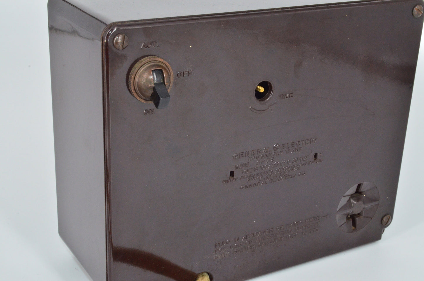 General Electric Bakelite Clock - Model 8H58 - Vintage