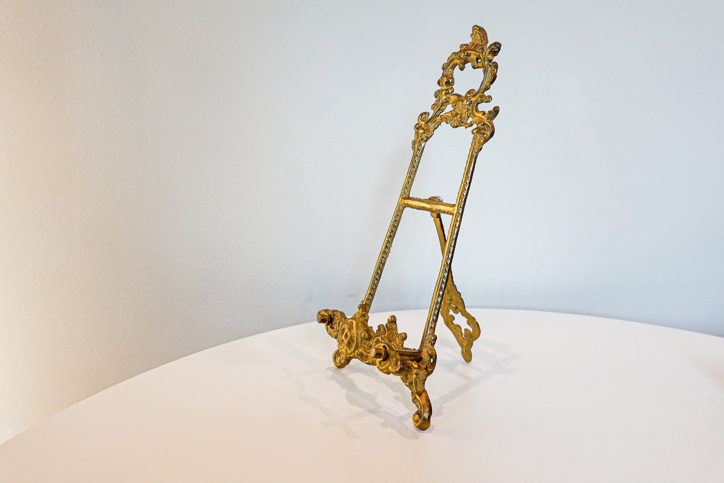 Vintage Brass Tabletop Easel - Ornate Baroque Rococo Tabletop Easel - Made in India Brass - Vintage Bookstand - Tabletop Art Display
