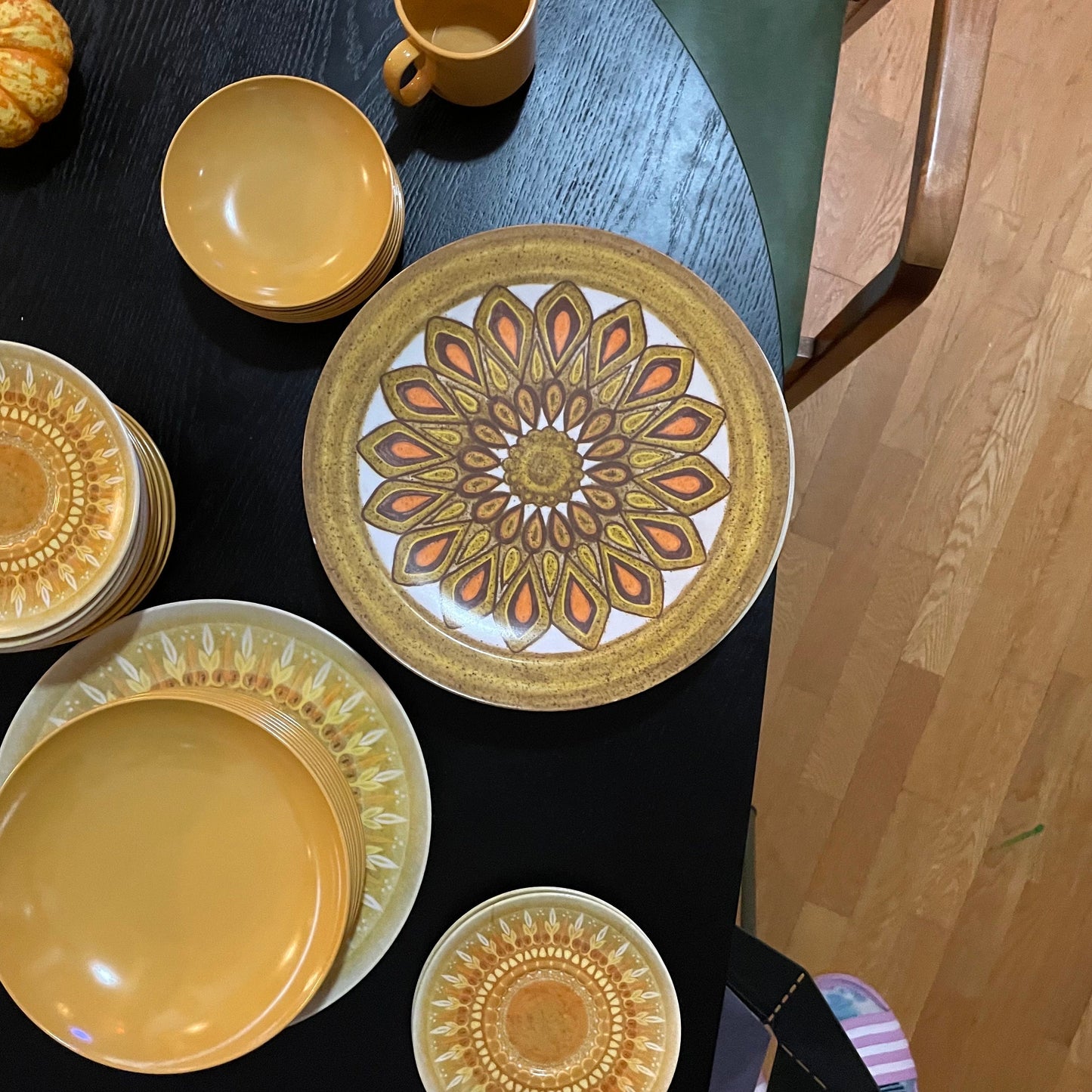 Vintage Mix & Match Plates - 1970's - Mid-Century Modern Kitchenware - Floral, Sunburst, Starburst Pattern - Allied Chemical Melamine Melmac