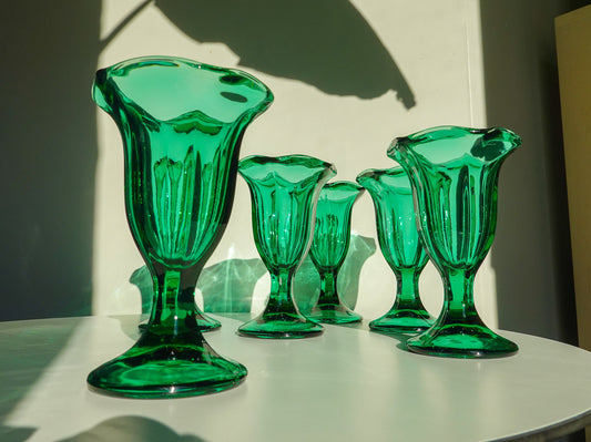 70's Emerald Green Glasses - Tulip Shape - Footed Cup - Sundae or Malt Glasses - Set of 4 Vintage Green Glasses