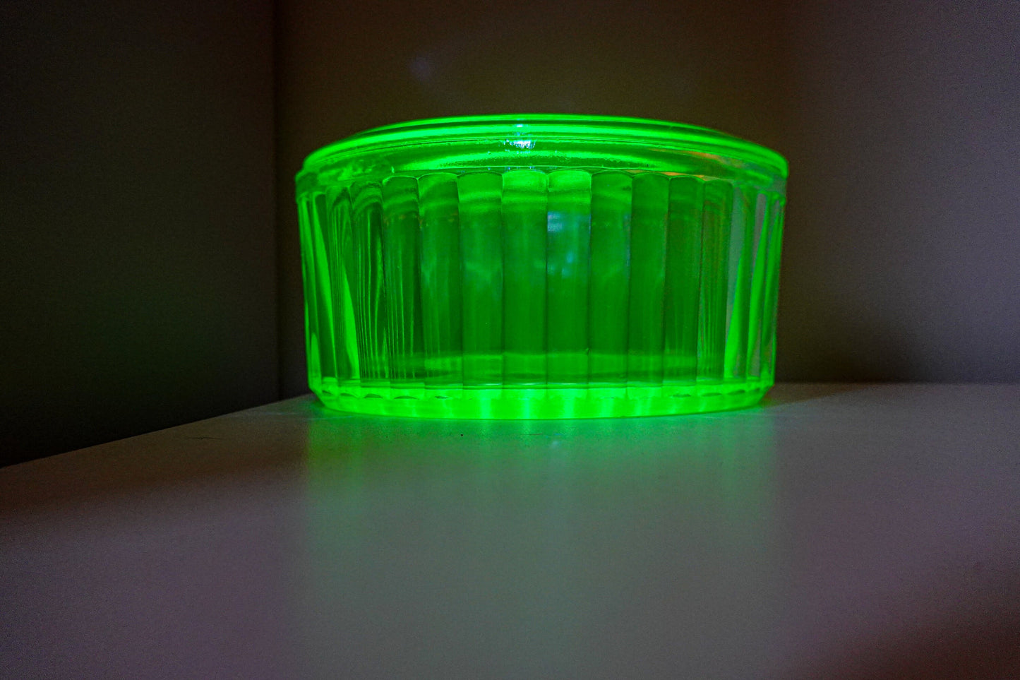 50's Anchor Hocking Ribbed Box with Lid - UV Reactive Vaseline Glass - Vintage Uranium Glass Lidded Box