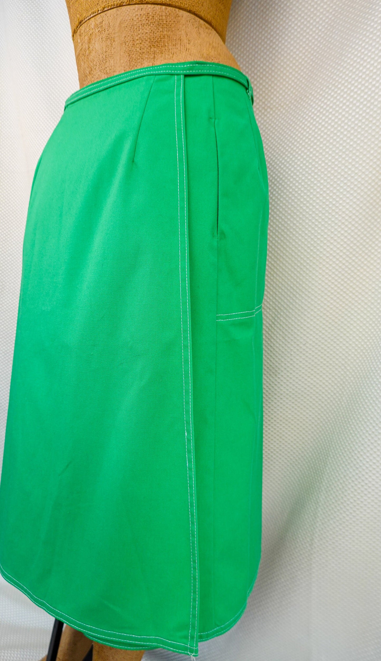 70's Green Wrap Skirt - Extremely Flattering and Adjustable "Trickskirt" - Koret / Koratron Cotton Fabric - 28" to 41.5" Waist