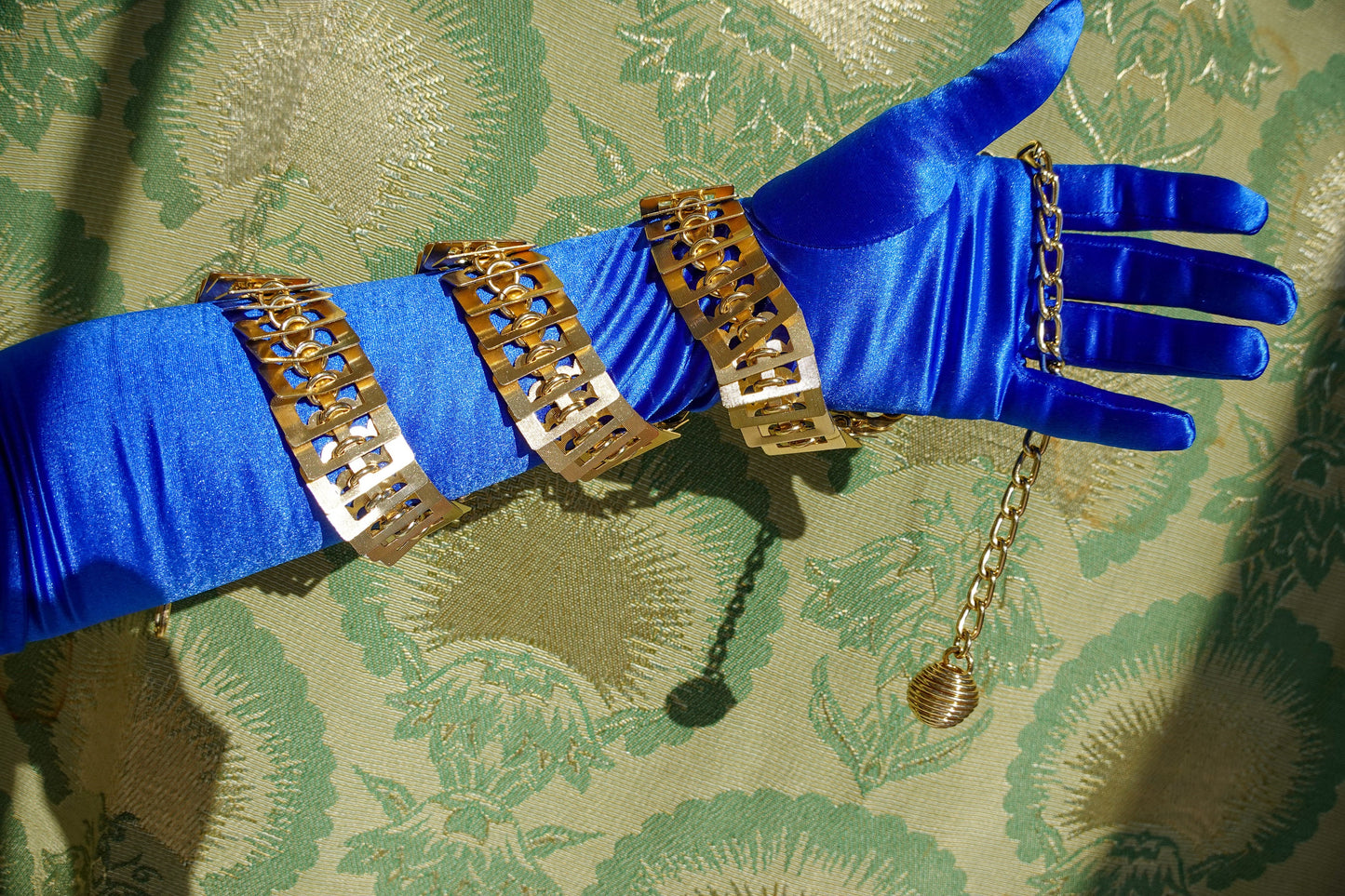 70's Gold Chain Belt - Vintage Etched Fancy Link Adjustable Belt - Articulated Metal Body Jewelry - Medium / Large
