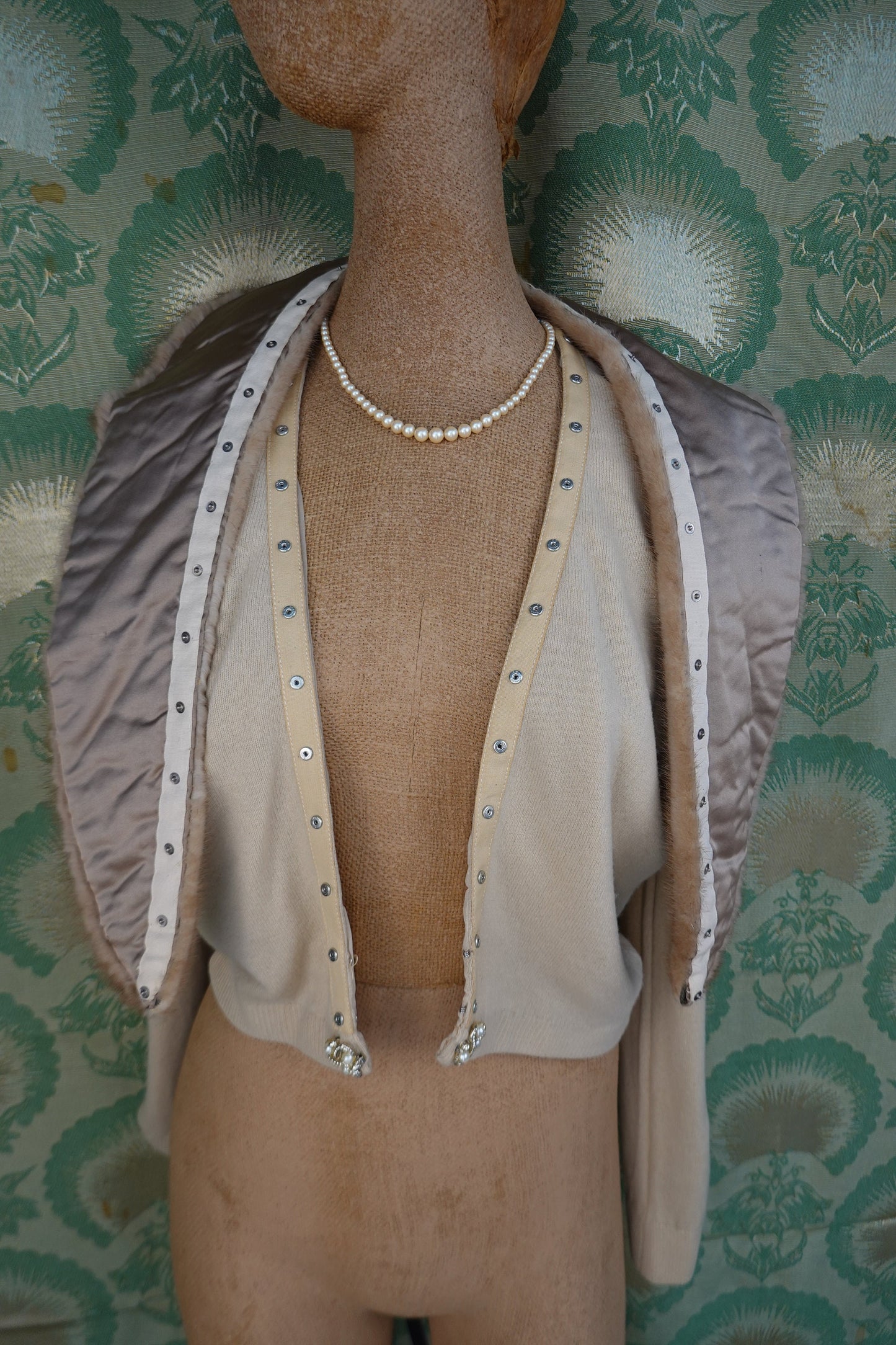 60's Cashmere V-Neck Cardigan with Detachable Mink Fur Collar - Vintage Glamorous, Luxurious Cardigan Sweater - XS / Small